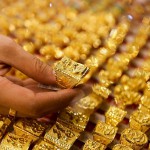 Giá vàng ngày 18/7 USD tăng cao nhất 20 năm, vàng chìm dần